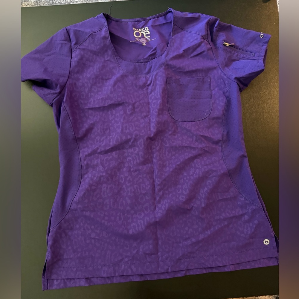 Women’s Barco One scrub top